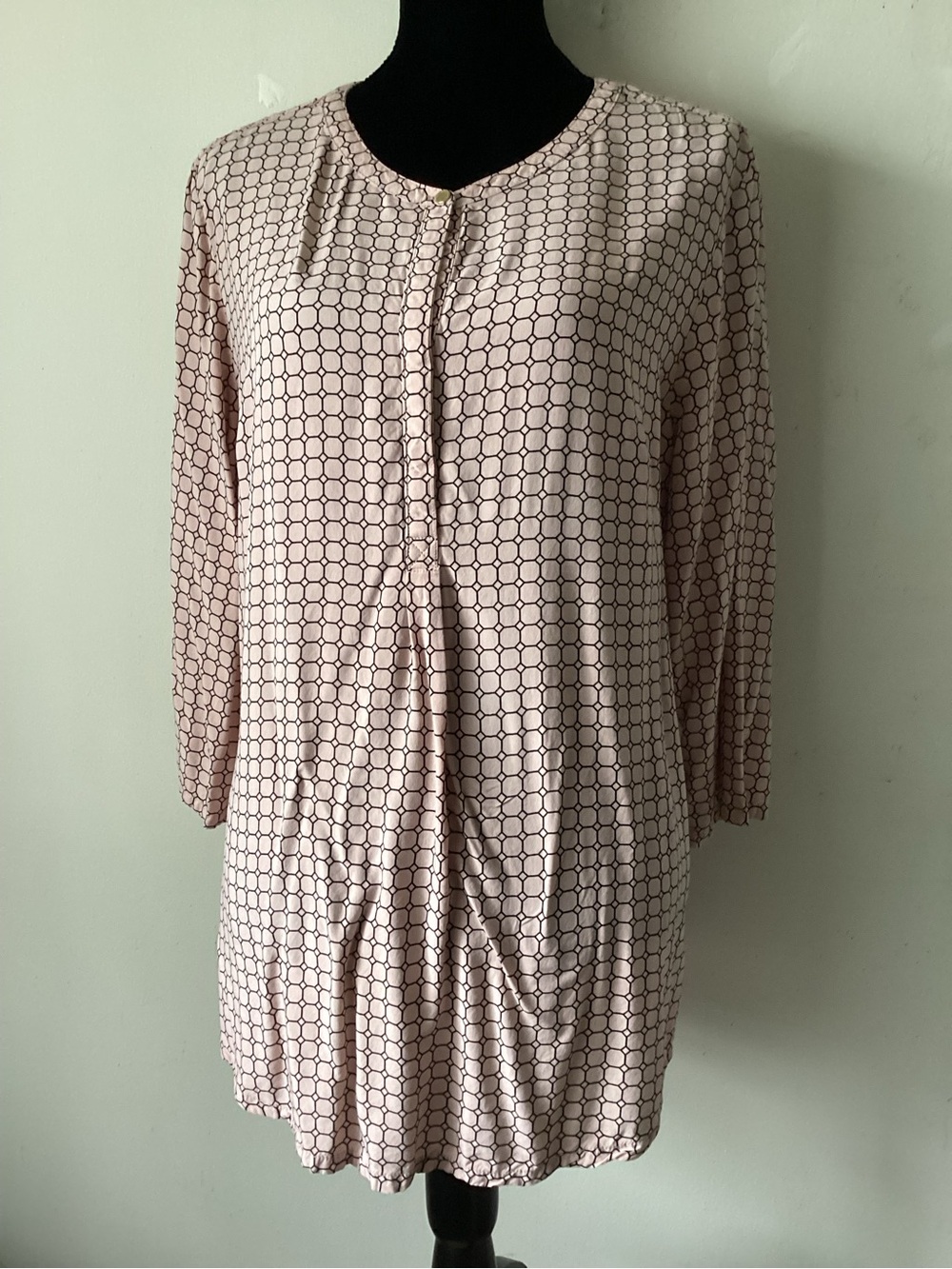 Liz Claiborne Women's Blush Pink Geometric Tunic Top